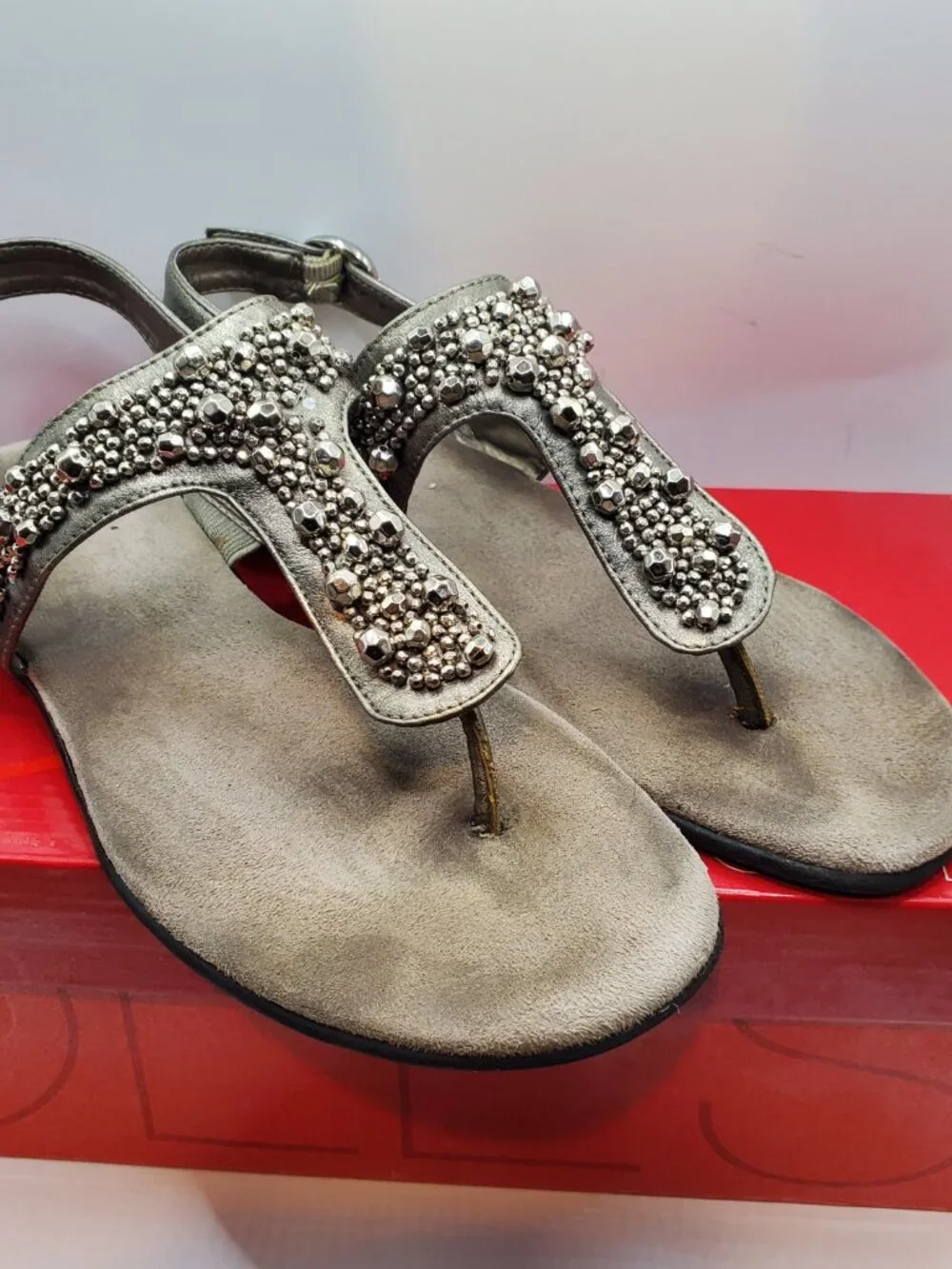 Aerosoles Silver Beaded Embellished Size 8 Thong Sandals
